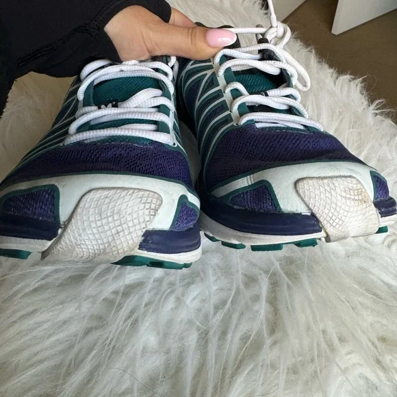 Size 9 - Pearl Izumi Women's EM Road M 3
V2 Running Shoe Women's Sport Shoes - Picture 6 of 10